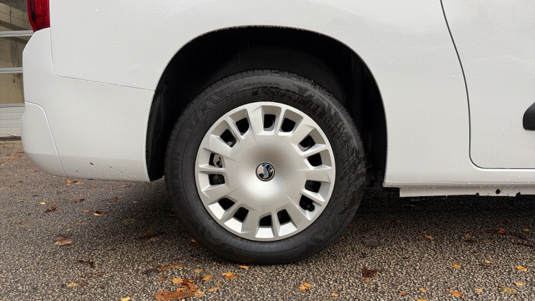 Vauxhall Combo Life 100kW Design XL 52kWh 5dr Auto [7 Seat] Electric Estate